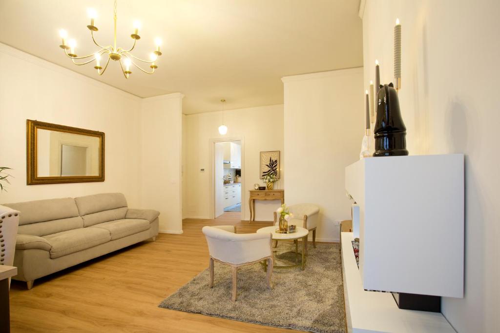 Casa al Mulino, facing Lucca city walls – Lucca